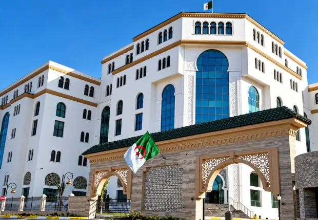 Liberté de culte en Algérie : le ministère des Affaires religieuses réagit aux « fausses informations »