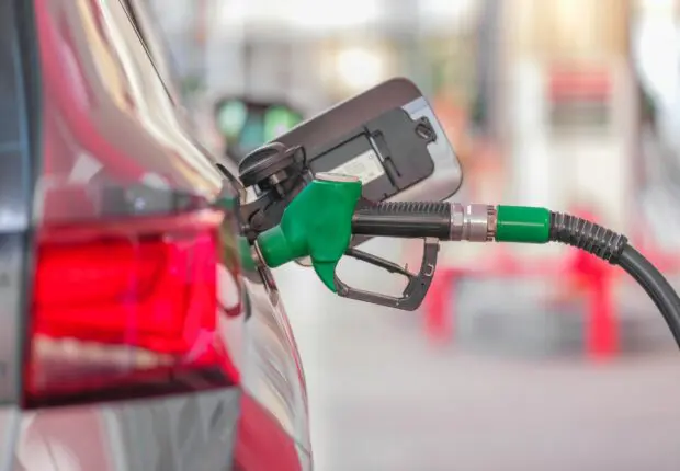 Prix de l&rsquo;essence en Algérie : une hausse possible en 2027 ?