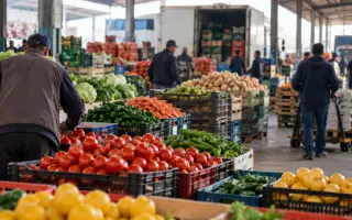 Fruits et légumes : plafonnement, stocks, contrôles… comment l’État veut freiner la hausse des prix