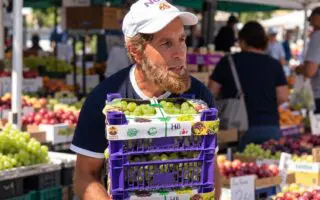 Raisin algérien à 0,99 € en France contre 450 DA : après la polémique, le commerçant s&rsquo;explique