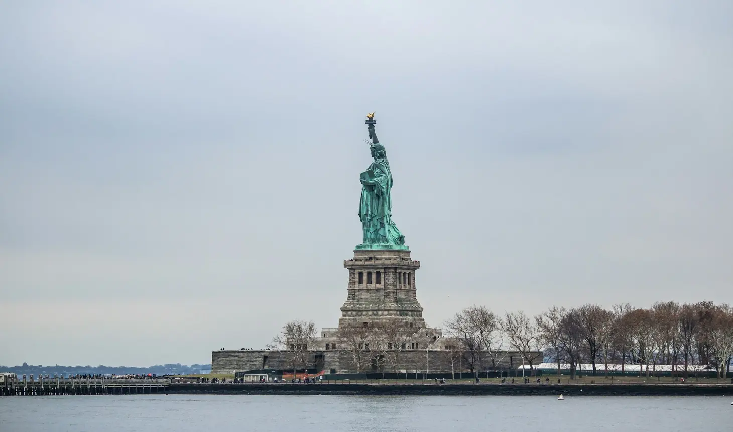 Visiter la Statue de la Liberté et Alcatraz avec un guide audio en français