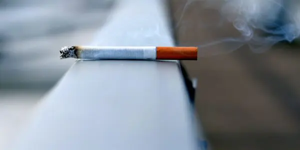 Cigarettes : la taxe additionnelle passerait à 85 DA par paquet en 2027, selon le PLF