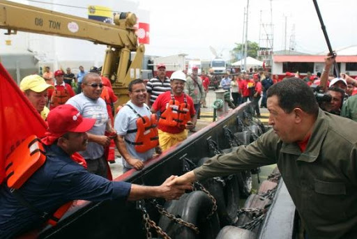 Hugo Chavez renforce la mainmise de l&rsquo;Etat sur le secteur pétrolier