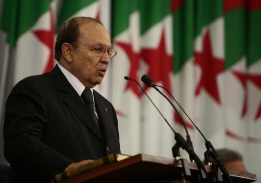 Débrayage et discussions autour du discours du président Bouteflika