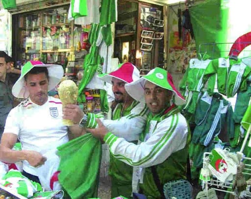 Egypte-Algérie : Rush sur le drapeau made in China