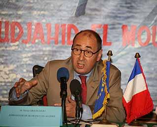 L’ambassadeur de France à Alger M. Xavier Driencourt à la presse