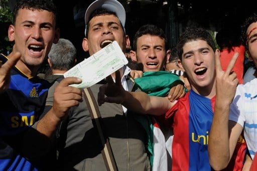 Les Algériens survoltés à la recherche d&rsquo;un billet pour Khartoum