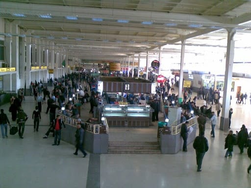 Les gares routières prises d&rsquo;assaut, rentrer chez soi coûte que coûte