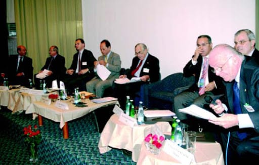 Les patrons français depuis dimanche à Alger, mise de cinq milliards de dollars