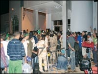 Supporters humiliés et journalistes matraqués À leur retour à Alger Calvaire à l’aéroport de Khartoum