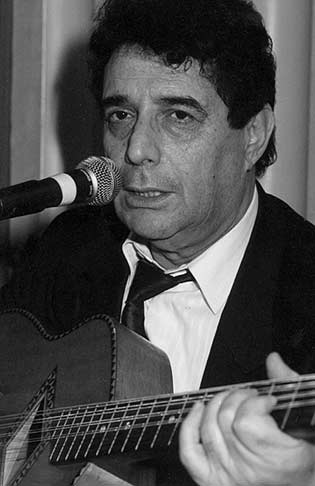 Un hommage à l’artiste “Guerouabi ou le triomphe du chaâbi” d’Abdelkrim Tazaroute