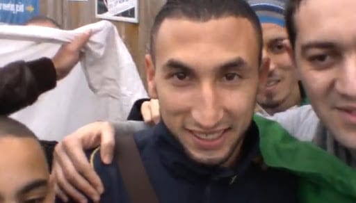 Belhadj a la sortie après la match contre Burnley