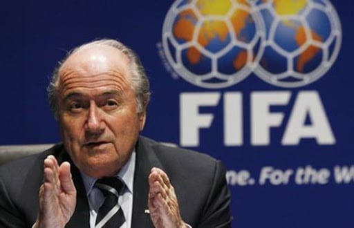Blatter loue l’initiative de réconciliation des EAU