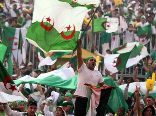 CAN 2010 – Déplacement des supporteurs en Angola : billet d&rsquo;avion à 60.000 DA et 2500 dollars d&rsquo;allocation