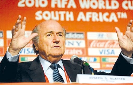 Deux communiqués, deux sons de cloche : A quoi joue la FIFA ?