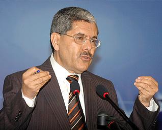 Hachemi Djiar : «Impossible de rééditer l’opération Khartoum pour l’Angola»