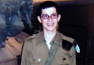 Le soldat Shalit otage de Netanyahu