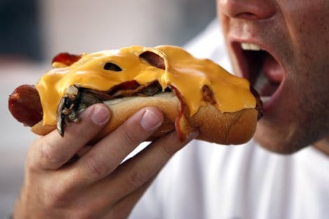 Les Algériens entre malbouffe et trabendo