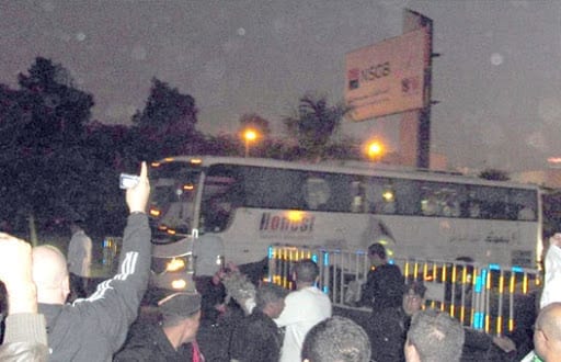 Les Egyptiens récidivent : Le bus d’Al Ahly saccagé et un joueur blessé