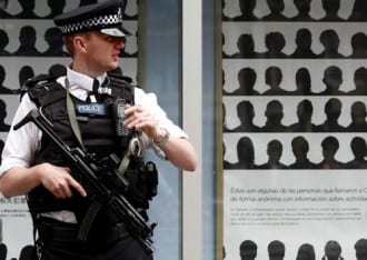 Tentative d’attentat sur le vol Amsterdam – Detroit : perquisitions à Londres