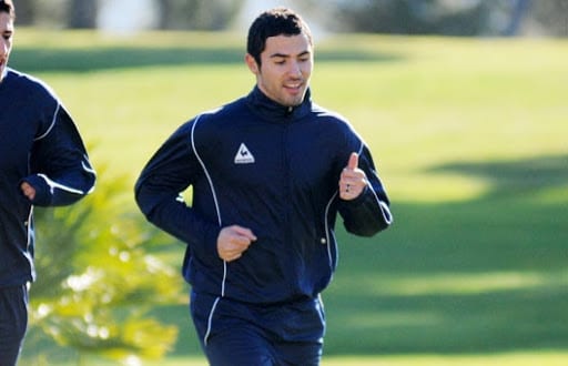 Yahia se soigne, s’entraîne en solo… et espère