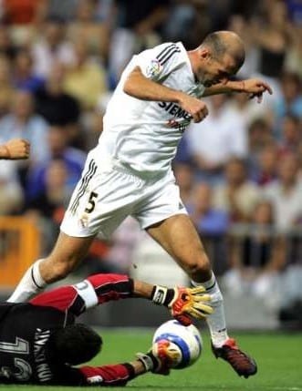 ZIDANE va rejouer au Real Madrid