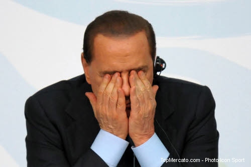 Berlusconi pleure