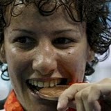 L’Algérienne, symbole de la femme combattante