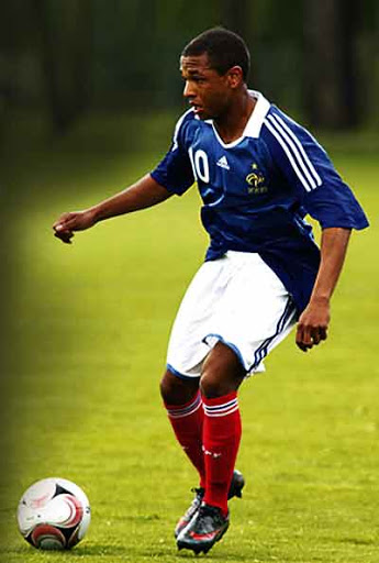 Le meneur de Clermont Foot a tranché, Brahimi refuse l’Algérie: «J’attends l’appel des Bleus»