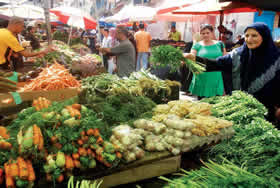 Le ministre du commerce annonce la création d’une société de gestion des marchés, La fin de l’anarchie