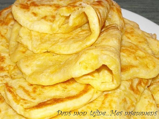 Msemmens aux amandes et au miel