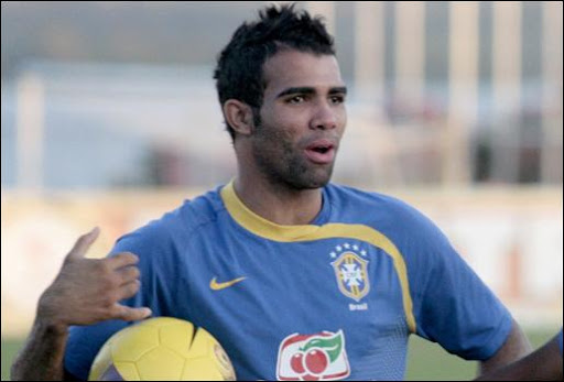 Tottenham annonce l’arrivée du Brésilien Sandro cet été