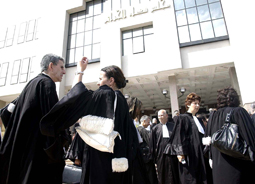 Une loi pour régir la fonction d’avocat