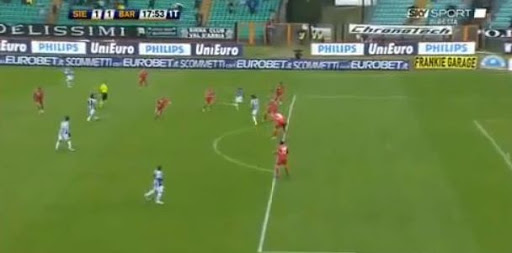 1er but de Ghezzal contre Bari 11/04/2010