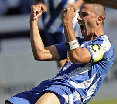 Il dépanne Bochum en jouant en 6, Antar au secours de Herrlich