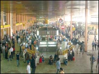 Installation de scanners et de caméras de surveillance à la gare du Caroubier