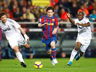 Real Madrid-FC Barca: un « Clasico » décisif avec des duels de « galactiques »