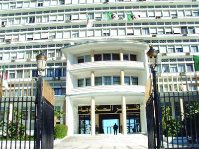 Bouteflika remet de l’ordre au sein de l’Exécutif