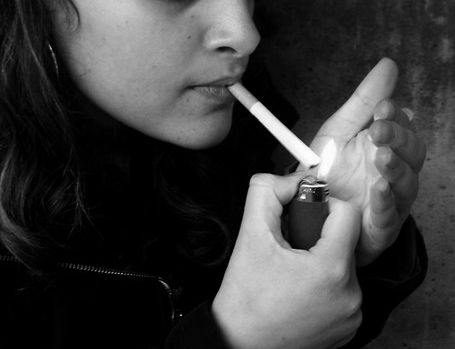 De plus en plus d’Algériennes touchent à la cigarette