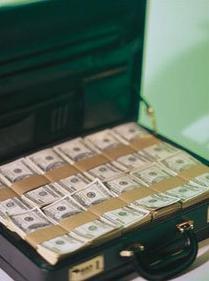 Dubaï et l’Algérie : Les «porteurs de valises» sous le projecteur