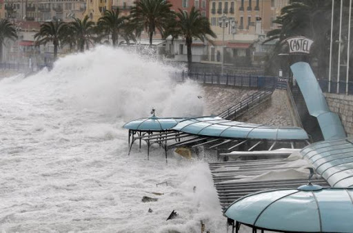 La Côte d&rsquo;Azur panse ses plaies après un coup de mer dévastateur