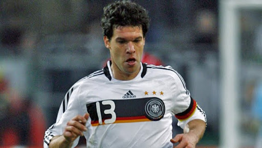 Le capitaine de l&rsquo;Allemagne Michael Ballack forfait