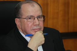 Le Président Bouteflika «secoue» Barkat