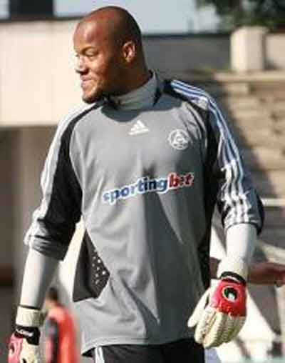 Mbolhi «A Manchester, il y a de la viande halal»