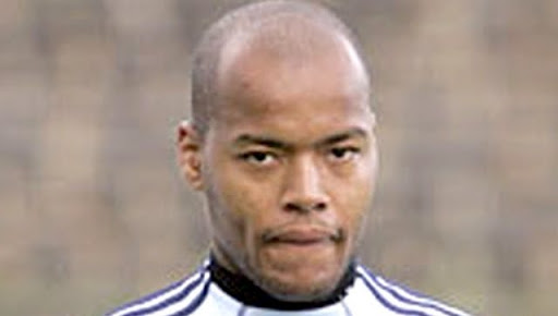 M’bolhi rentre à Sofia «La balle est dans le camp de Manchester»