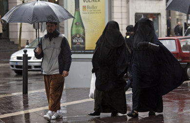 Suisse : La burqa mais seulement pour les touristes !