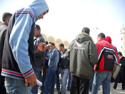 Téléphone, Internet, habillement, cosmétiques et rendez-vous galants, Les jeunes dépensent sans compter