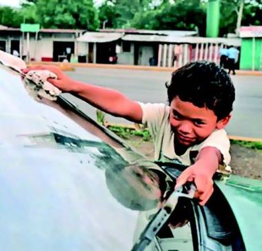 Travailleurs à cinq ans !