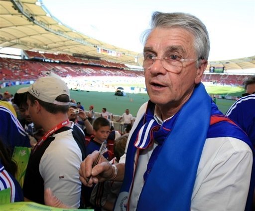 Aimé Jacquet «Il faut leur rentrer dedans»