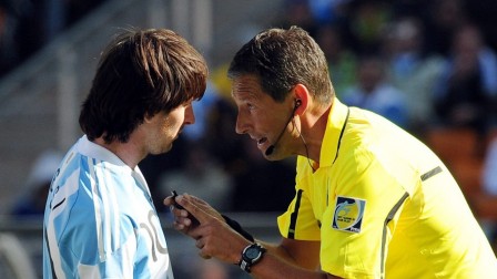 Bleeckere arbitre de USA-Algérie